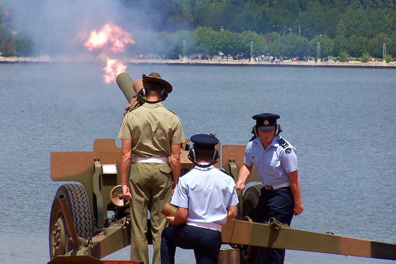 File:Gunsalute.jpg